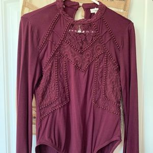 ♻️DONATING SOON Taylor and Sage Bodysuit